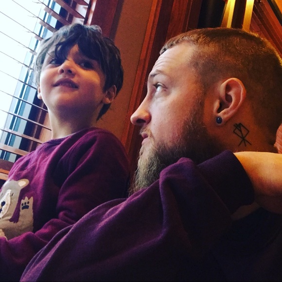 Meet your Posher, Logan - Picture 1 of 1